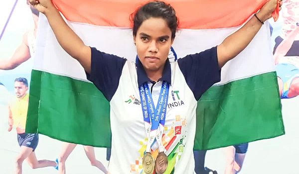 कबीरधाम की छोटी मेहरा&ndash; जज्बे से जीता 'गुण्डाधूर सम्मान', बनीं महिला सशक्तिकरण की मिसाल