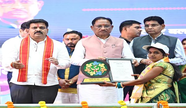  छत्तीसगढ़ की महिलाएं आत्मनिर्भरता और नवाचार से बना रही हैं नई पहचान &ndash; मुख्यमंत्री श्री विष्णु देव साय