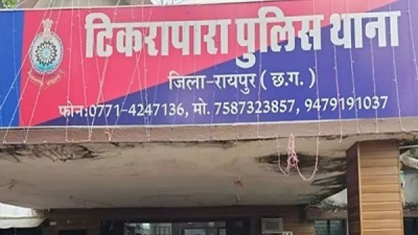 जेवर खरीदने आई महिला 5 लाख के गहने पहनकर फरार