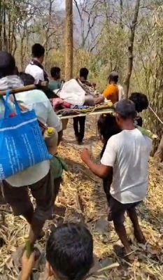17 किमी खाट पर ढोया मरीज: गरियाबंद में स्वास्थ्य व्यवस्था की खुली पोल