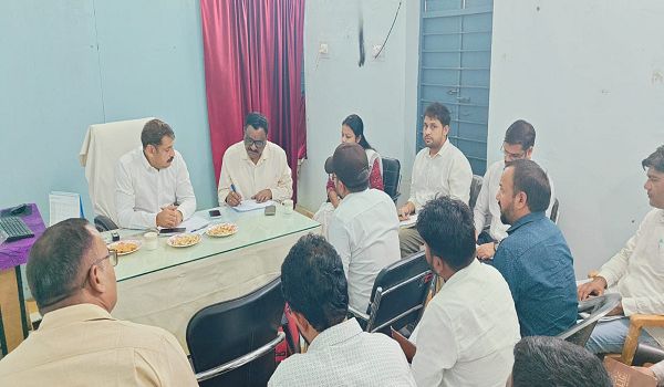 कलेक्टर ने जगमड़वा जलाशय एवं सुतियापाठ मध्यम जलाशय परियोजना की प्रगति की समीक्षा की
