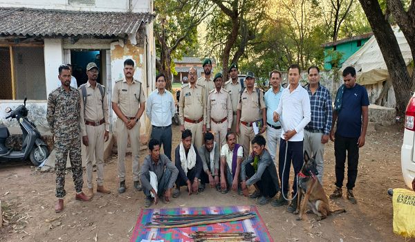 वन्यप्राणी बायसन को तीर से घायल करने वाले 05 आरोपी गिरफ्तार, भेजे गए जेल