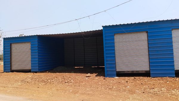 *दुकान में माल नहीँ मदिरा प्रेमी हुवे बेचैन*