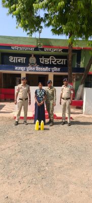 सरकारी दुकानें सूखी, जंगलों में &lsquo;महुआ&rsquo; की बहार! कबीरधाम में तीन दिन से शराब संकट