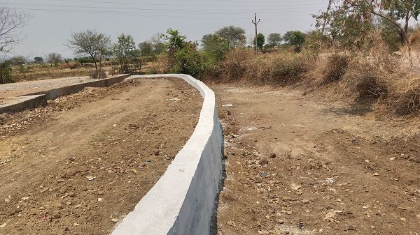 **पारदर्शिता का पूरा डोल पीटा लेकिन यथार्थ धरातल पर नजर आता नही !                    बडौदा कला में &lsquo;रिटर्निंग वाल&rsquo; का खेल: सूचना पटल पर 25 अप्रैल पूर्णता, जमीन पर हफ्ते भर से बंद काम&mdash;32 मजदूर, 4 मस्टरोल और मशीन का साया!&rdquo;