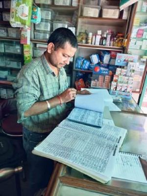 राजनांदगांव शहर के 7 थोक व 6 फुटकर औषधि विक्रय प्रतिष्ठानों का किया गया सघन निरीक्षण