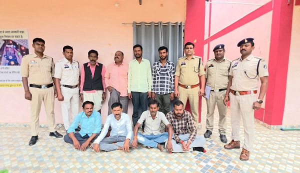 बैगा जनजाति के 13 नाबालिग बच्चों को बंधुआ श्रम और बाल तस्करी से मुक्त कराने में कबीरधाम पुलिस को मिली बड़ी सफलता।