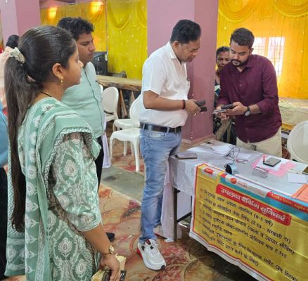 सुशासन तिहार में समाधान की पहल, शिविर में उमड़ी लोगों की भीड़
