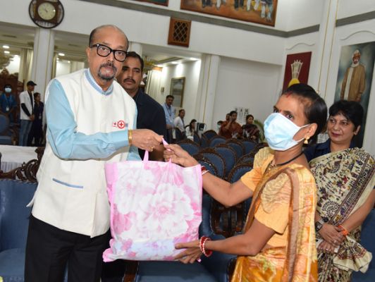 लोकभवन में लगा मेगा हेल्थ कैंप