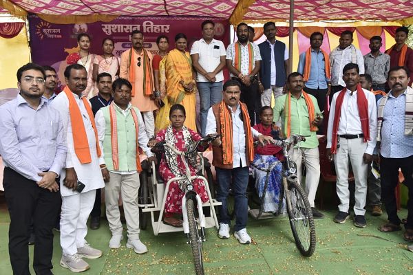 सुशासन तिहार- 2026 : बस्तर के मुरकुची एवं ढोढ़रेपाल में जनसमस्या निवारण शिविर का हुआ आयोजन