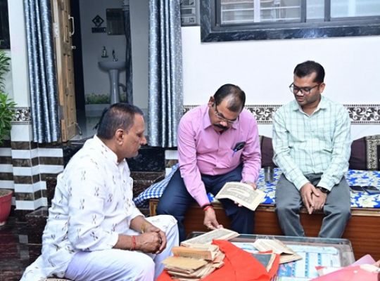 500 वर्ष पुरानी सांस्कृतिक विरासत का डिजिटल संरक्षण- पेंड्रा में मिलीं दुर्लभ पांडुलिपियां