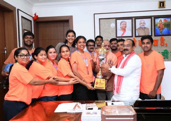 उप मुख्यमंत्री श्री अरुण साव से फेडरेशन कप मिक्स्ड नेटबॉल चैंपियनशिप में रजत पदक जीतने वाले खिलाड़ियों ने की मुलाकात