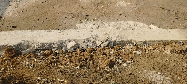 कोयलारी कला में कागज़ी चेक डैम! 19.412 लाख खर्च, स्थल पर जल संग्रह असंभव &mdash; सूचना पटल भी नियमों के विपरीत