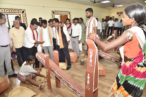  केंद्रीय गृह मंत्री के प्रस्तावित बस्तर प्रवास की तैयारियों का उप मुख्यमंत्री श्री विजय शर्मा ने लिया जायज़ा