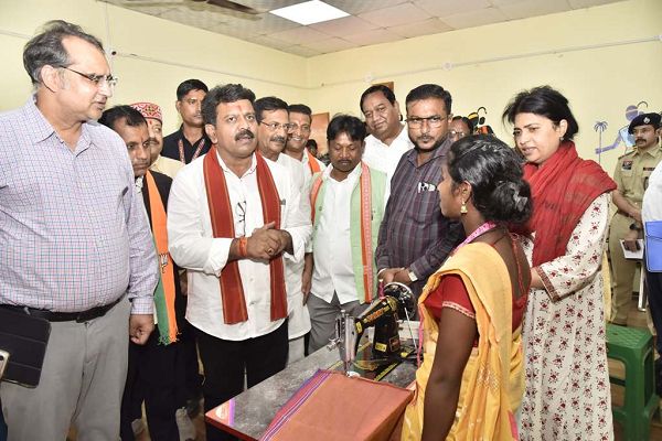 डिप्टी सीएम शर्मा ने लिया केंद्रीय गृह मंत्री के बस्तर प्रवास की तैयारियों का जायज़ा