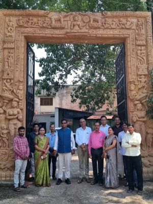  &rsquo;बस्तर की ऐतिहासिक धरोहरों से रूबरू हुए संस्कृति संचालक डॉ. संजय कन्नौजे&rsquo;