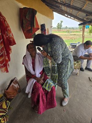  भालू हमले की पीड़िता प्रेमबाई के घर पहुँची मेडिकल बोर्ड की टीम, जांच में 55 : दिव्यांगता की पुष्टि