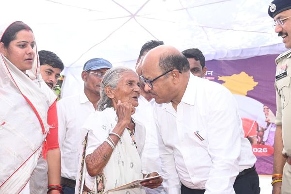 105 वर्षीय राधा बाई को मिला मनरेगा जॉब कार्ड, अब पक्के आवास की जगी उम्मीद होगी पूरी