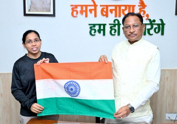  माउंट एवरेस्ट विजेता अमिता श्रीवास के स्वास्थ्य लाभ हेतु राज्य सरकार सजग : मुख्यमंत्री श्री विष्णु देव साय