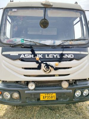 अवैध खनिज परिवहन करते 4 हाईवा जब्त
