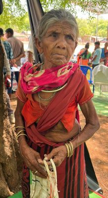 अबूझमाड़ के घने जंगलों से निकलकर शहर तक पहुंची 'वय वंदना योजना'  