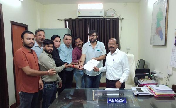 नायब तहसीलदार से मारपीट के विरोध में राजस्व लिपिकीय कर्मचारियों का कलमबंद आंदोलन, 2 जून को सामूहिक अवकाश