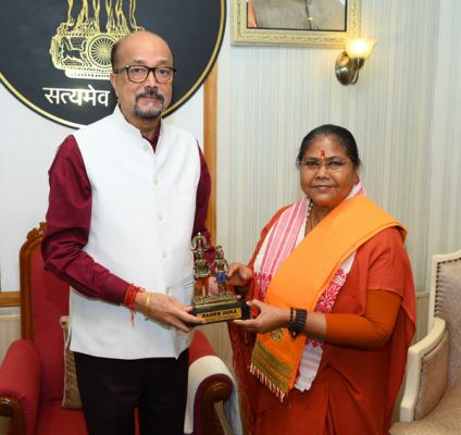 राज्यपाल श्री डेका से राष्ट्रीय पिछड़ा वर्ग आयोग की अध्यक्ष साध्वी निरंजन ज्योति ने की सौजन्य भेंट