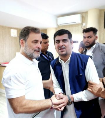 नई दिल्ली में राहुल गांधी से मिले विशु अजमानी, जन्मदिन की दी बधाई