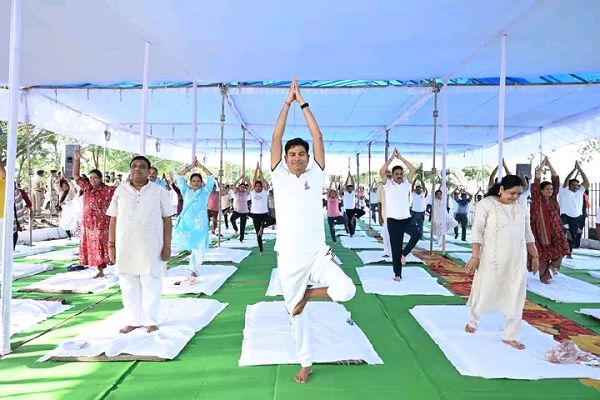 योग हमारी सांस्कृतिक विरासत और स्वस्थ जीवन का आधार है : वित्त मंत्री श्री ओ.पी. चौधरी