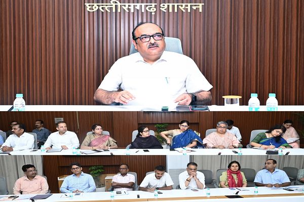  मुख्य सचिव ने विभागीय योजनाओं की प्रगति की समीक्षा की