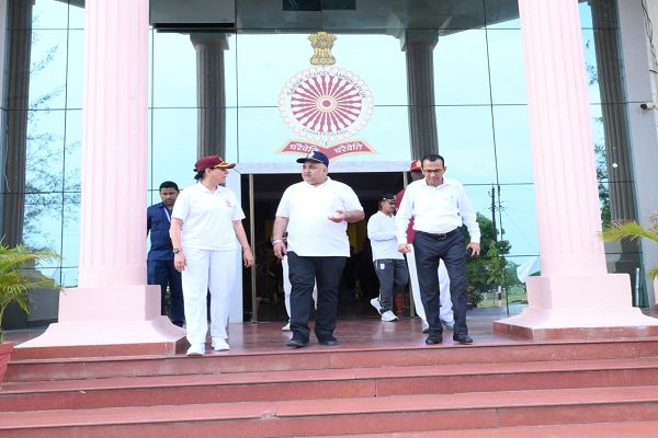  सैनिक स्कूल अंबिकापुर में आधुनिक पीवीसी बैडमिंटन कोर्ट का लोकार्पण, खेल प्रतिभाओं को मिलेगा नया मंच