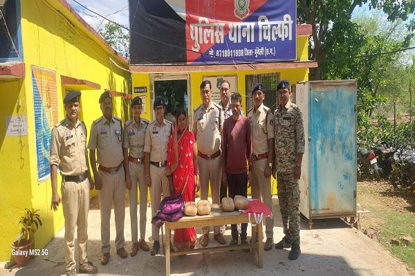 गातापारा में गांजा ब्रिकी करने वाले महिला एवं पुरूष से 4 पैकेट मे 3 किलो 653 ग्राम मादक के साथ  किये गिरफ्तार