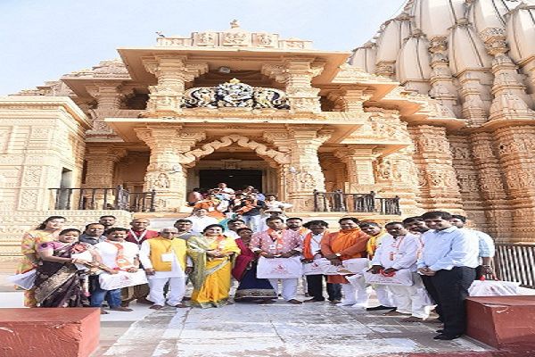 सोमनाथ स्वाभिमान सांस्कृतिक यात्रा सफल: 1040 विशिष्टजनों का रायपुर में भव्य स्वागत
