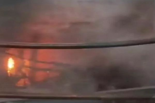 आकाशीय बिजली गिरने से बीआरसी कार्यालय में लगी आग, शिक्षण सामग्री जलकर खाक