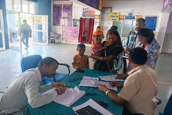 दिव्यांग बच्चों के लिए बलरामपुर में लगा विशेष यूडीआईडी कैंप
