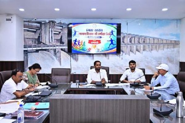 खेल बच्चों के शारीरिक व मानसिक विकास की पहली सीढ़ी : कलेक्टर मिश्रा