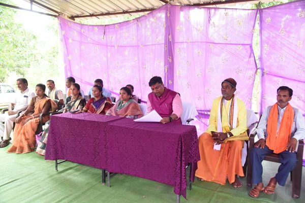 वन मंत्री केदार कश्यप ने ग्राम चेमा में 54 लाख रुपये के विकास कार्यों का किया भूमिपूजन