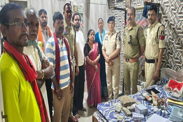 16 लाख नगद बरामद, बाकी रकम की तलाश में जांच, धान खरीदी घोटाले में बड़े नेटवर्क और सफेदपोशों की भूमिका की आशंका