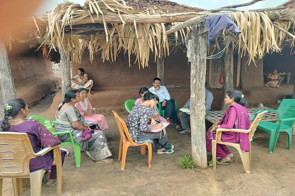 चाइल्ड हेल्पलाइन 1098 पर बढ़ी शिकायतें, जागरूकता से बीजापुर में बच्चों की सुरक्षा को मिली मजबूती