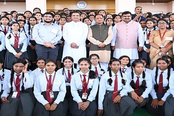 लोकतंत्र की पाठशाला बना विधानसभा परिसर: शकुंतला विद्यालय के विद्यार्थियों ने सदन की कार्यवाही का किया अवलोकन