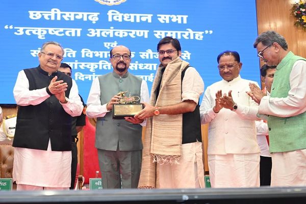  छत्तीसगढ़ विधानसभा उत्कृष्ट कार्य संस्कृति और स्वस्थ संसदीय परंपरा का जीवंत उदाहरण : राज्यपाल श्री रमेन डेका