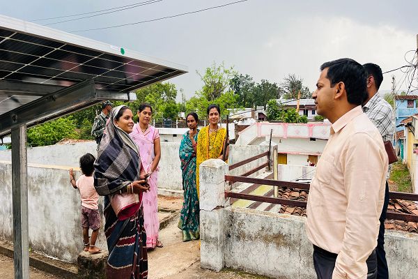  प्रदेश में पहली बार सौर ऊर्जा के क्षेत्र में कबीरधाम की 40 महिलाओं को मिला स्वरोजगार का नया साधन