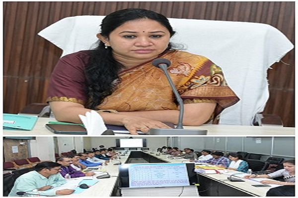 संकटग्रस्त बच्चों की मदद के लिए हेल्पलाइन 1098 पर कॉल करें : कलेक्टर