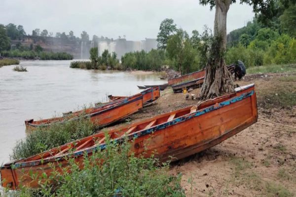 बस्तर में बारिश के चलते बोटिंग पर रोक, पर्यटकों से सतर्क रहने की अपील