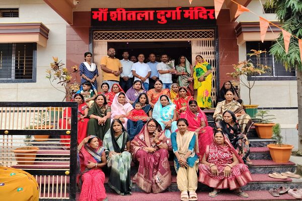  मां शीतला मंदिर के जीर्णोद्धार पर विशाल यादव ने दान किये 10 लाख