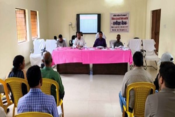 शासकीय कार्यों में लापरवाही पर 5 पंचायत सचिवों को नोटिस, 1 सचिव जिला पंचायत संलग्न