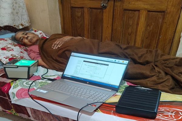रायपुर : संवेदनशील सुशासन की सशक्त मिसालः पक्षाघात से पीडि़त दिव्यांग महिला के घर पहुंची आधार सेवा, मुख्यमंत्री श्री विष्णुदेव साय की जनकेंद्रित शासन व्यवस्था का दिखा मानवीय चेहरा
