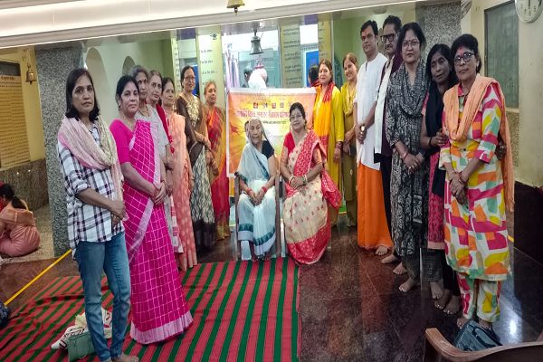 आर्यावर्त विश्व सनातन विकास परिषद द्वारा सुंदरकांड पाठ और हनुमान चालीसा*