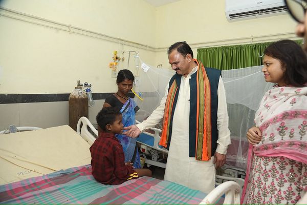 स्वास्थ्य मंत्री श्री जायसवाल ने कांकेर जिला अस्पताल सहित विभिन्न स्वास्थ्य केन्द्रों का निरीक्षण