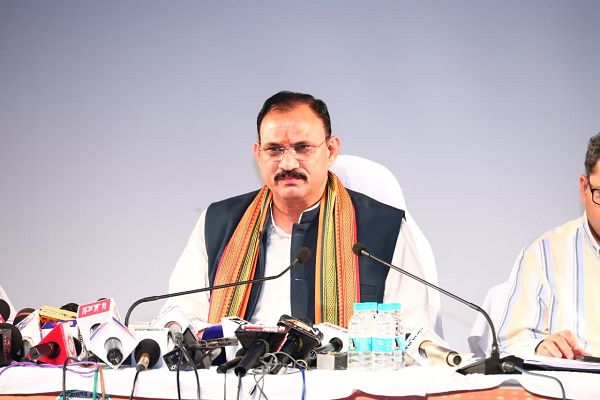 रायपुर : मलेरिया पर निर्णायक प्रहार जारी, एक भी मृत्यु न हो यही हमारा लक्ष्य : स्वास्थ्य मंत्री